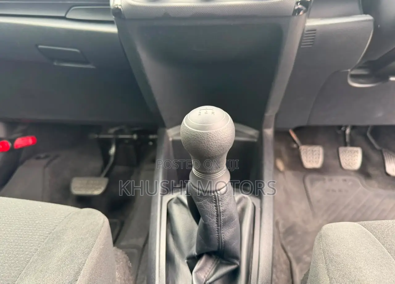 Toyota Axio 2019 Silver