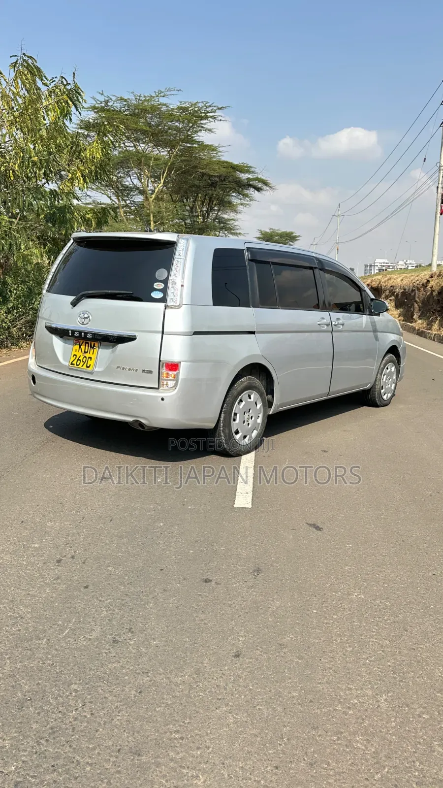 Toyota ISIS 2016 Silver