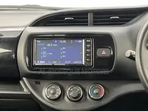 Toyota Vitz 1.3 FWD 5dr 2019 Silver