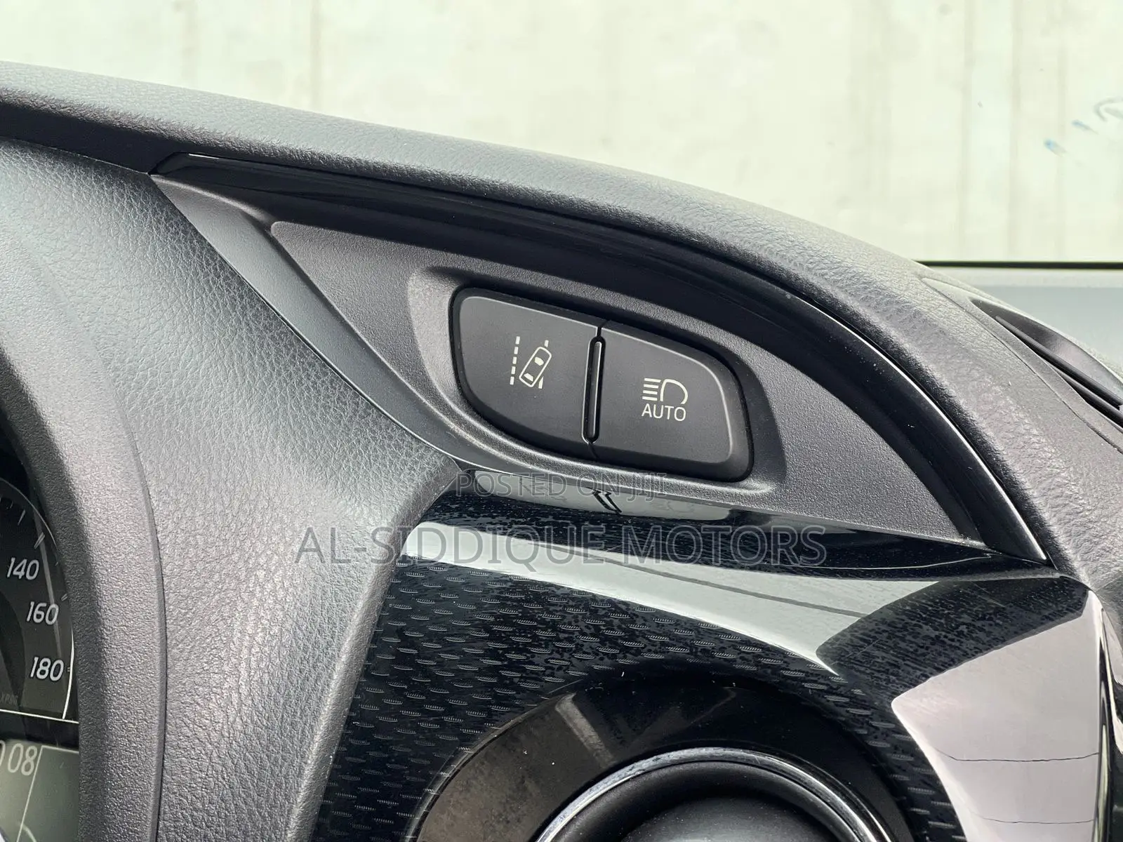 Toyota Vitz 1.3 FWD 5dr 2019 Silver