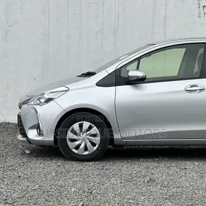 Toyota Vitz 1.3 FWD 5dr 2019 Silver