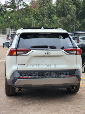 Toyota RAV4 2019 White