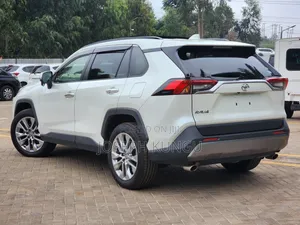 Toyota RAV4 2019 White
