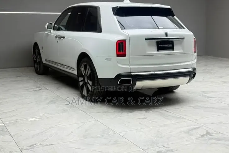 Rolls-Royce Cullinan Base 2019 White