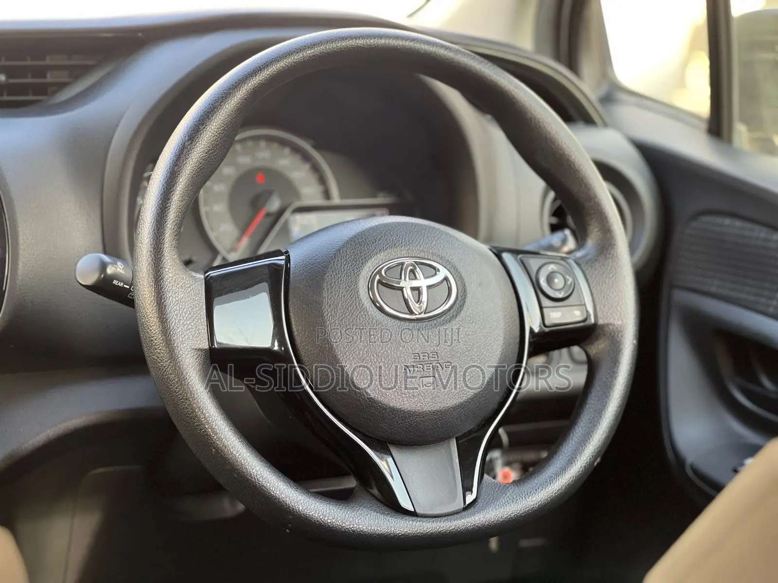Toyota Vitz 1.3 FWD 5dr 2019 Pearl