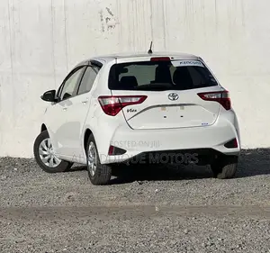 Toyota Vitz 1.3 FWD 5dr 2019 Pearl