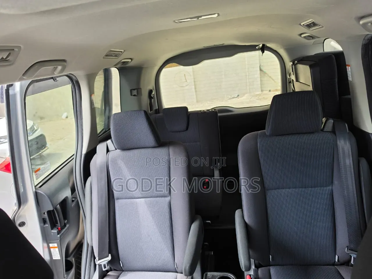 Toyota Noah 2019 Silver