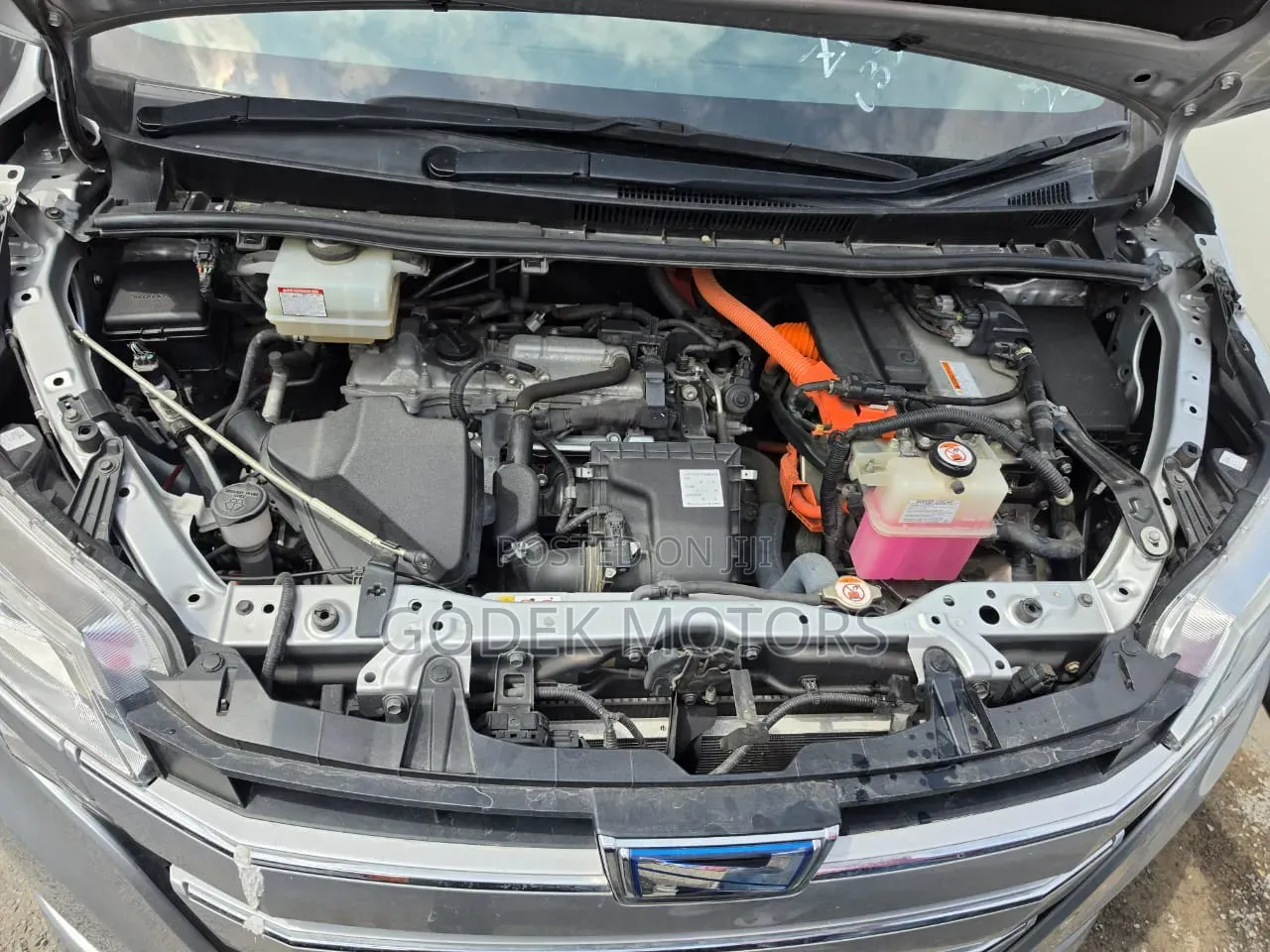 Toyota Noah 2019 Silver
