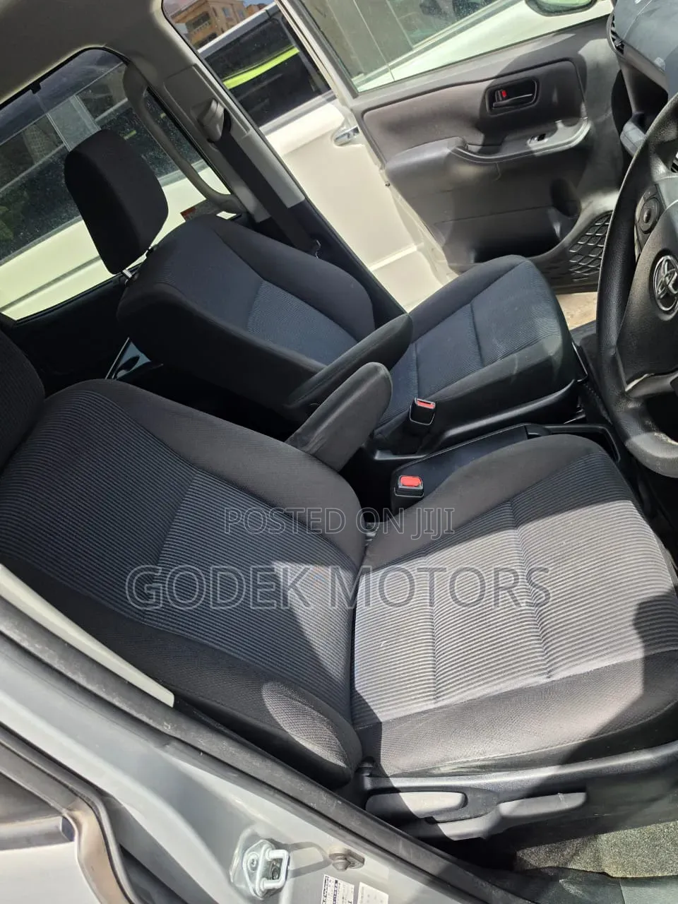 Toyota Noah 2019 Silver