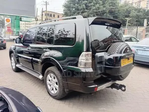 Mitsubishi Pajero 2011 Black