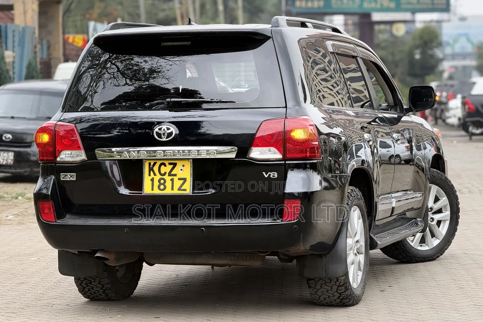 Toyota Land Cruiser 5.7 V8 2012 Black