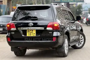 Toyota Land Cruiser 5.7 V8 2012 Black
