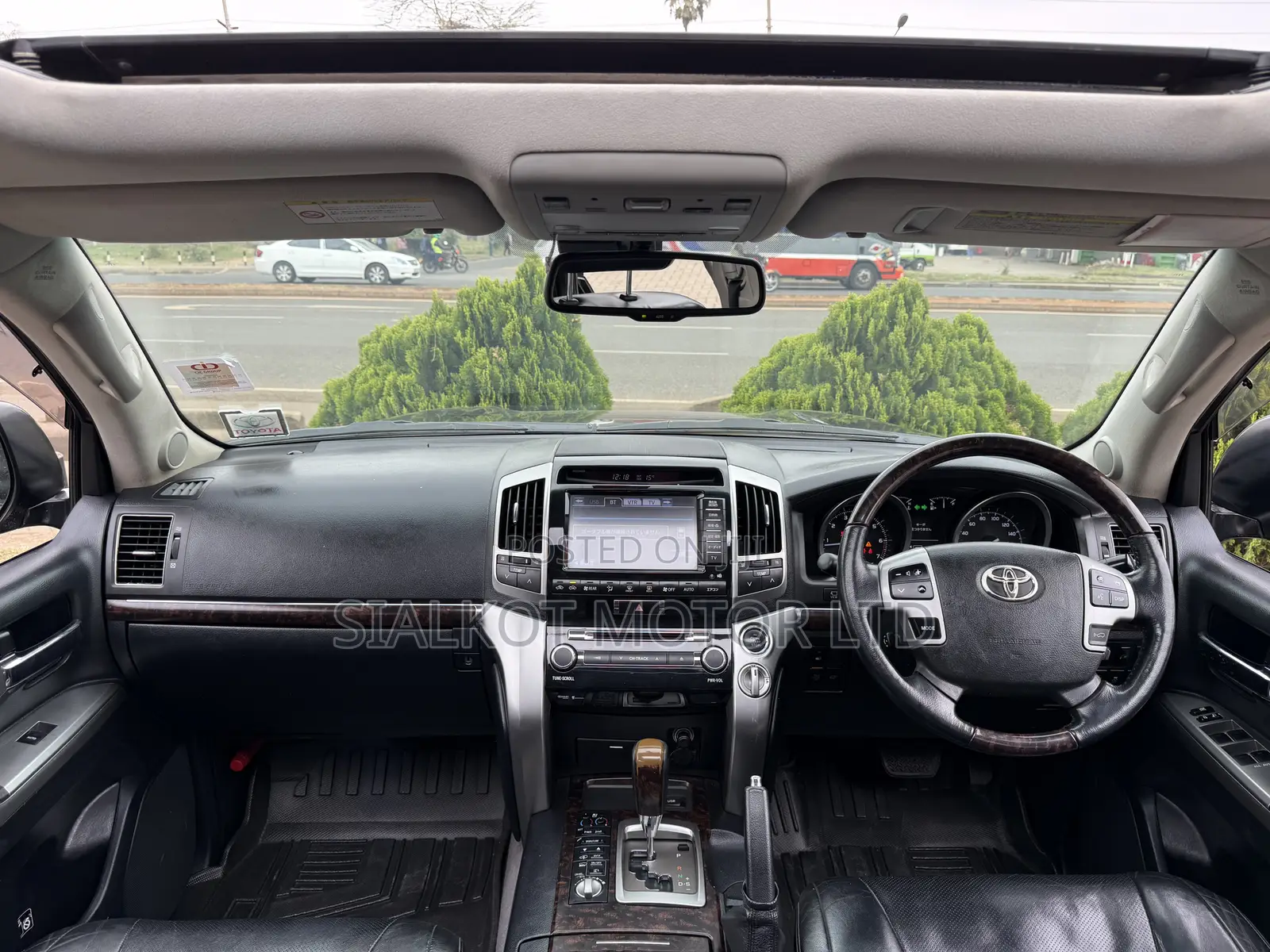 Toyota Land Cruiser 5.7 V8 2012 Black