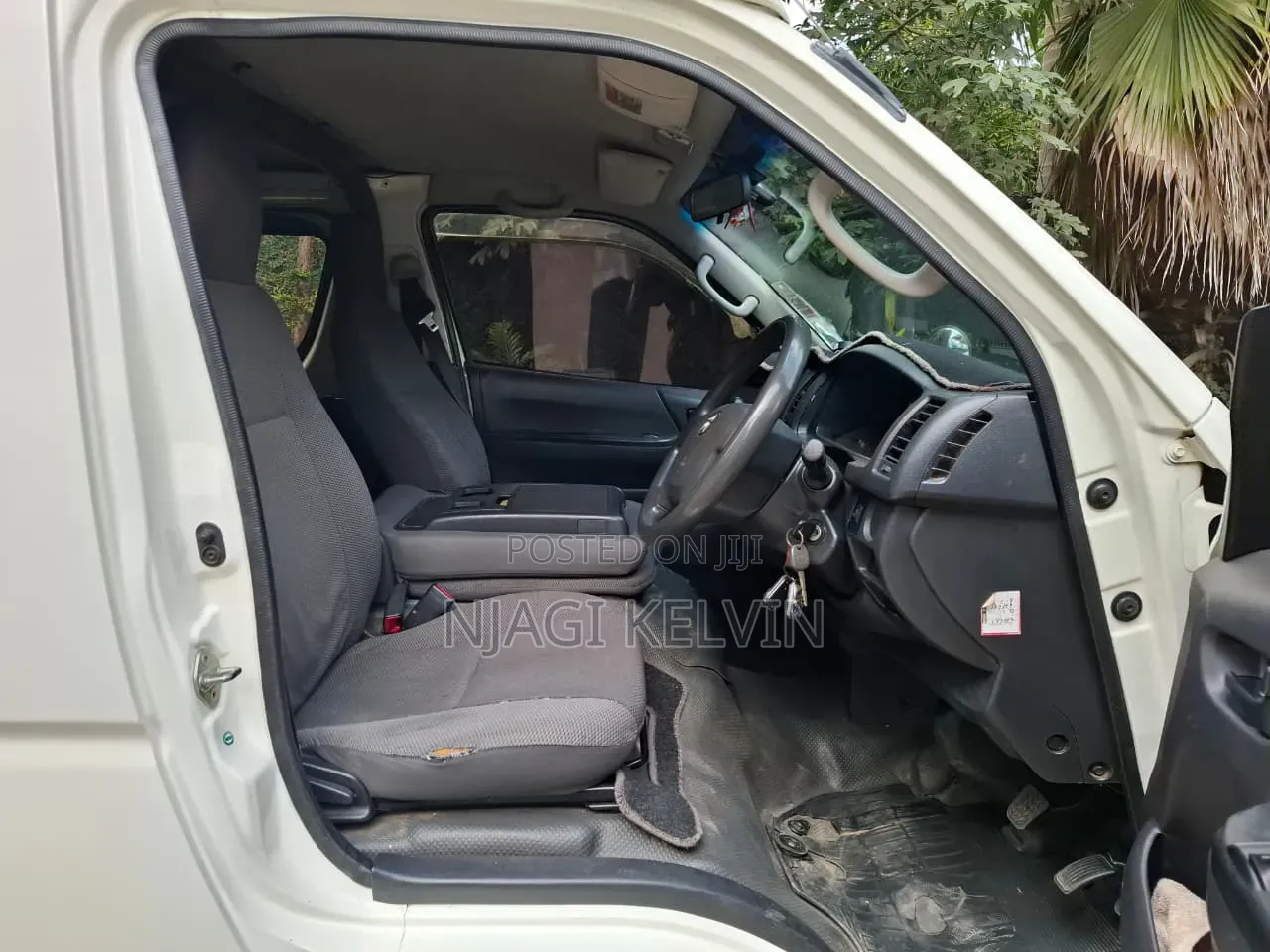 Toyota HiAce 2014 White