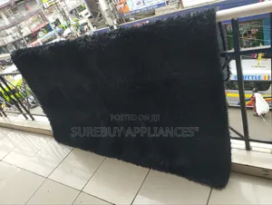 5×8 Size Non-Patched Fluffy Carpet