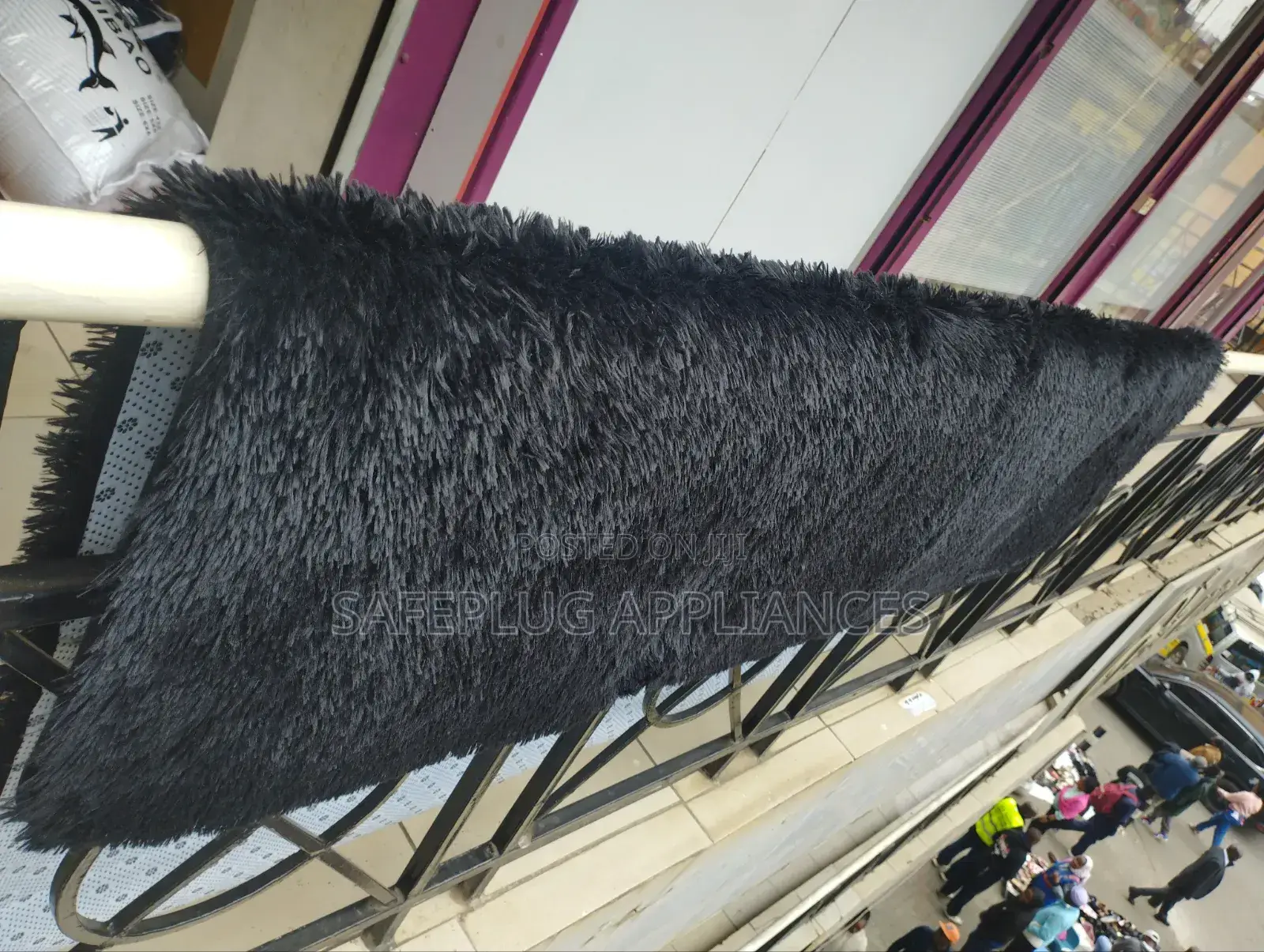 5×8 Size Non-Patched Fluffy Carpet