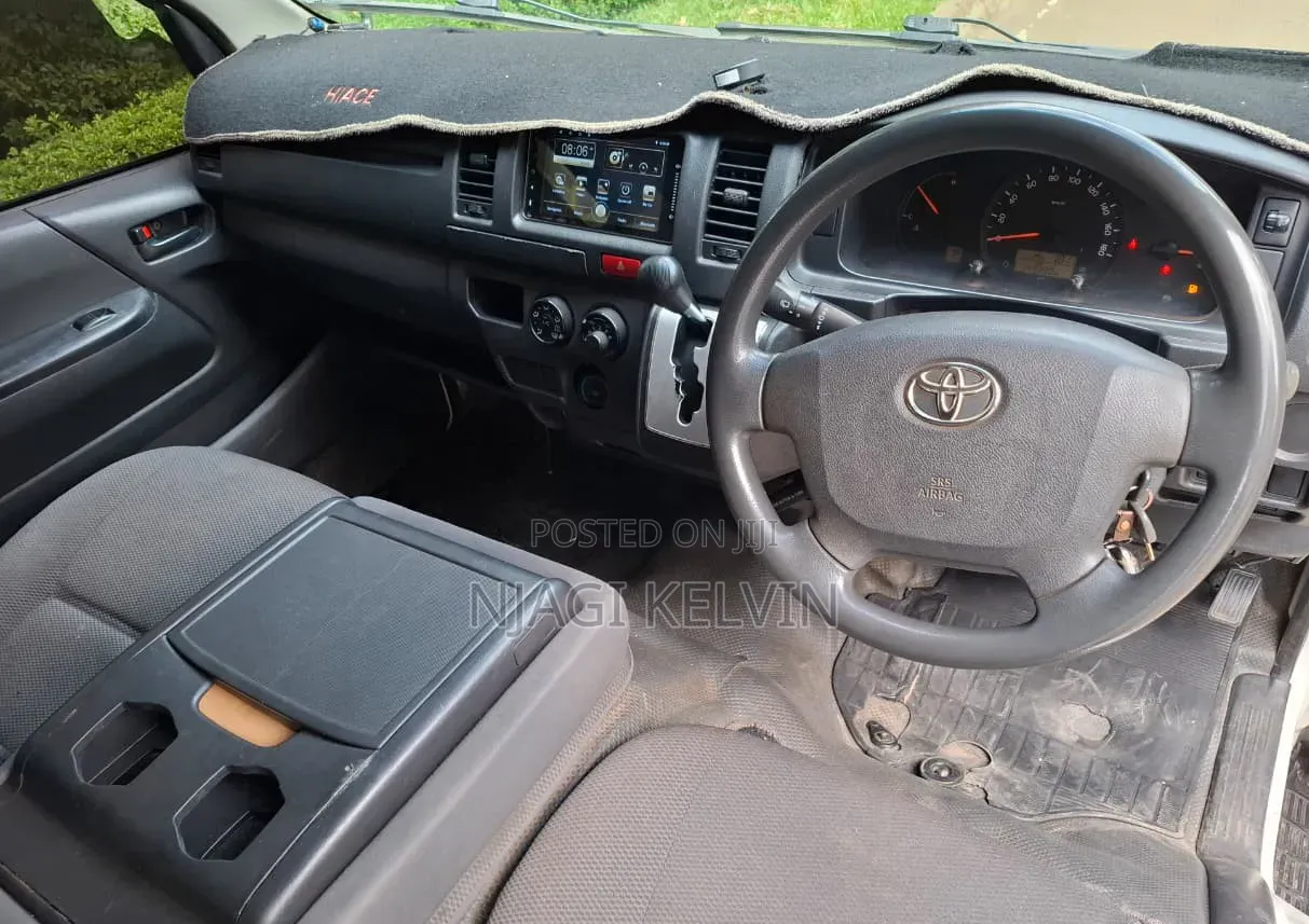 Toyota HiAce 2014 White
