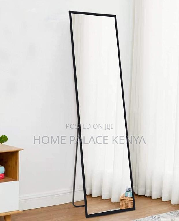 Dressing Mirror: Aluminium Alloy Linear Display Profile Mirror - main view