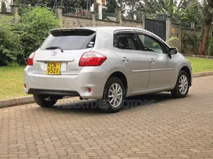 Toyota Auris 2010 Silver