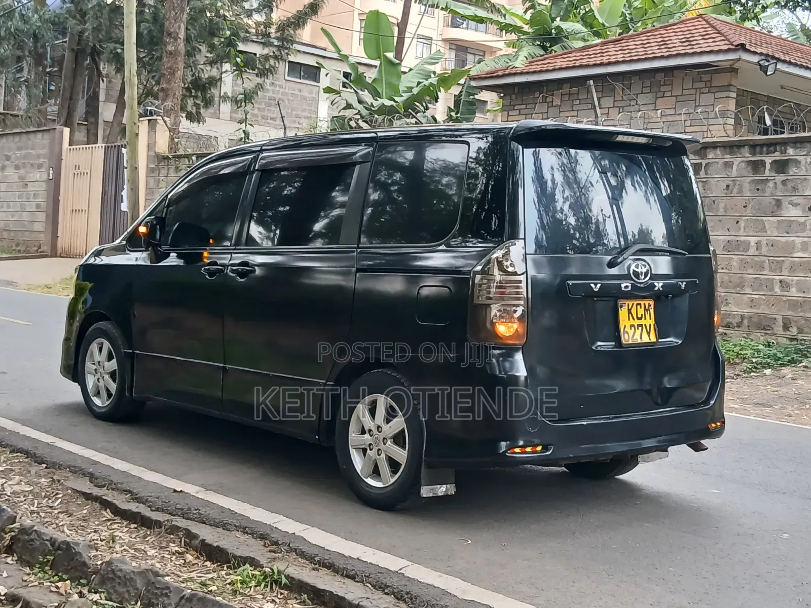 Toyota Voxy 2010 Black