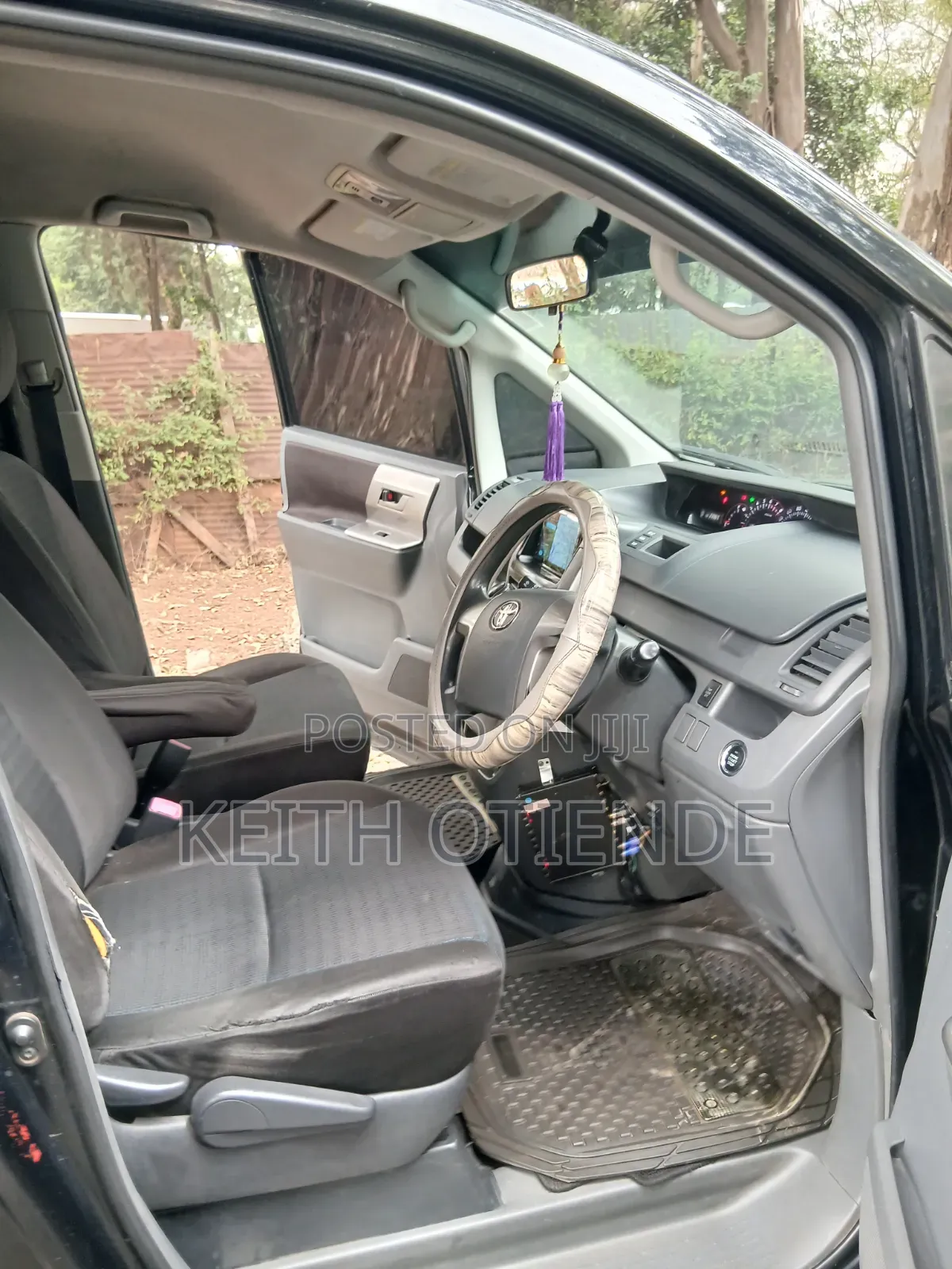 Toyota Voxy 2010 Black