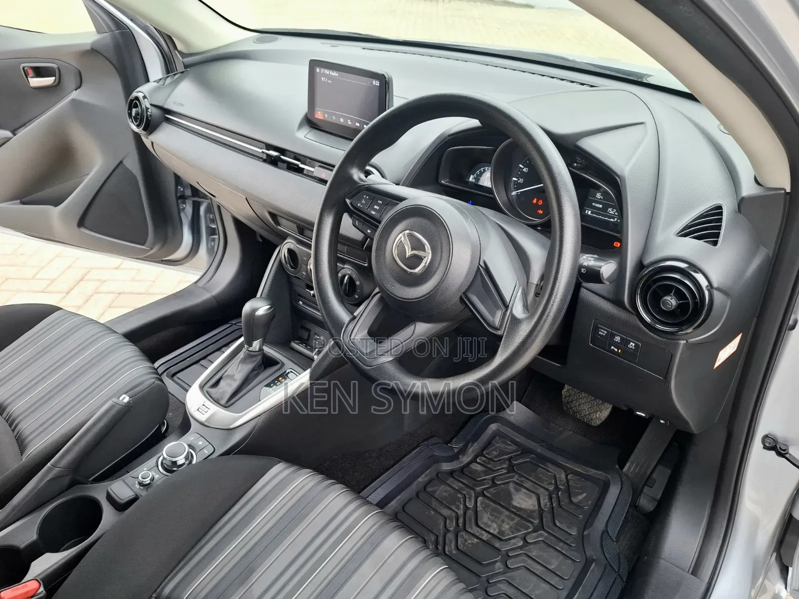 Mazda 2 2019 Silver