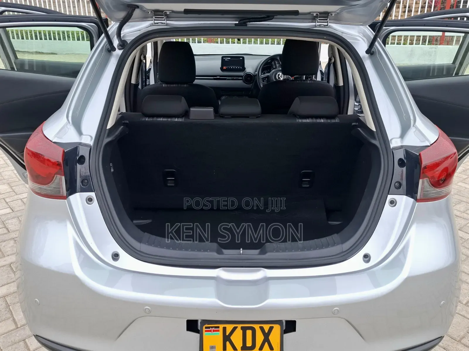 Mazda 2 2019 Silver