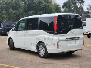 Honda Stepwgn 2017 White