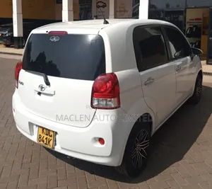 Toyota Porte 2015 White