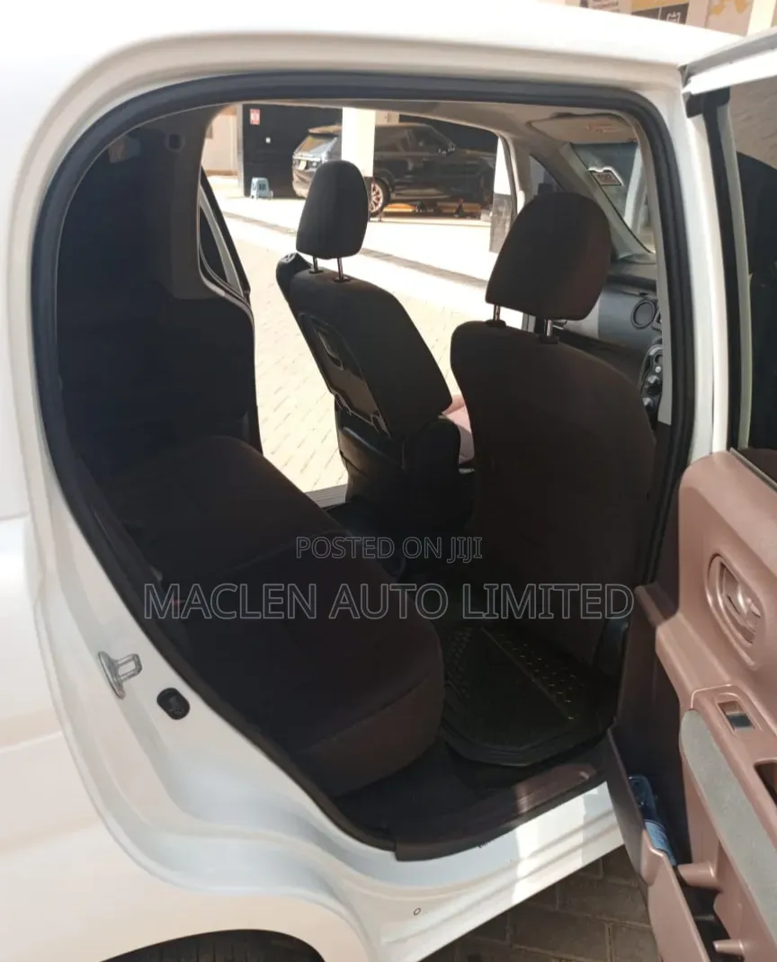 Toyota Porte 2015 White