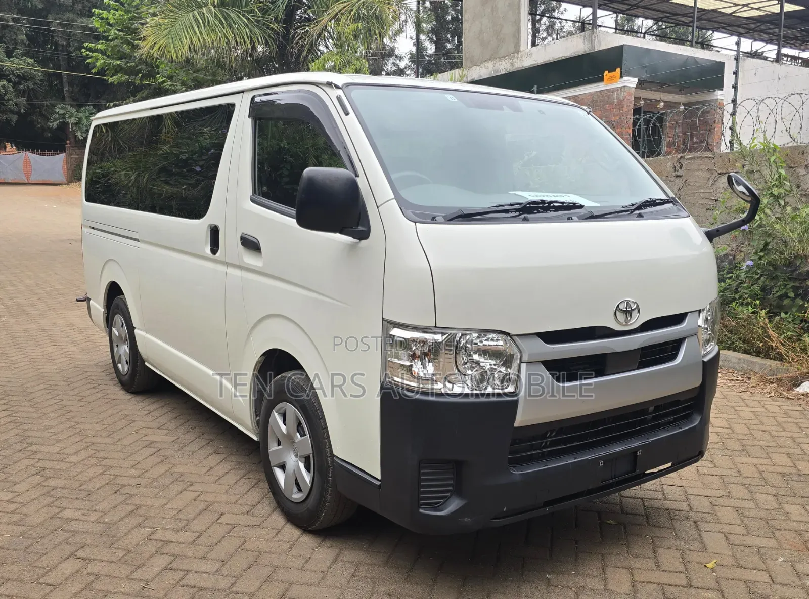 Toyota HiAce 2020 White