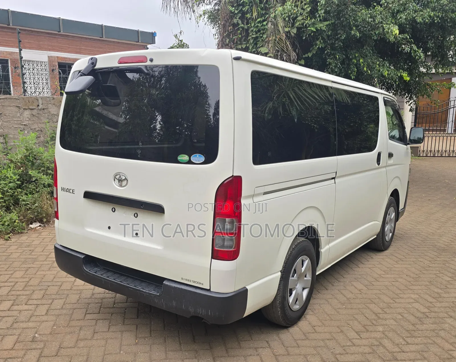 Toyota HiAce 2020 White