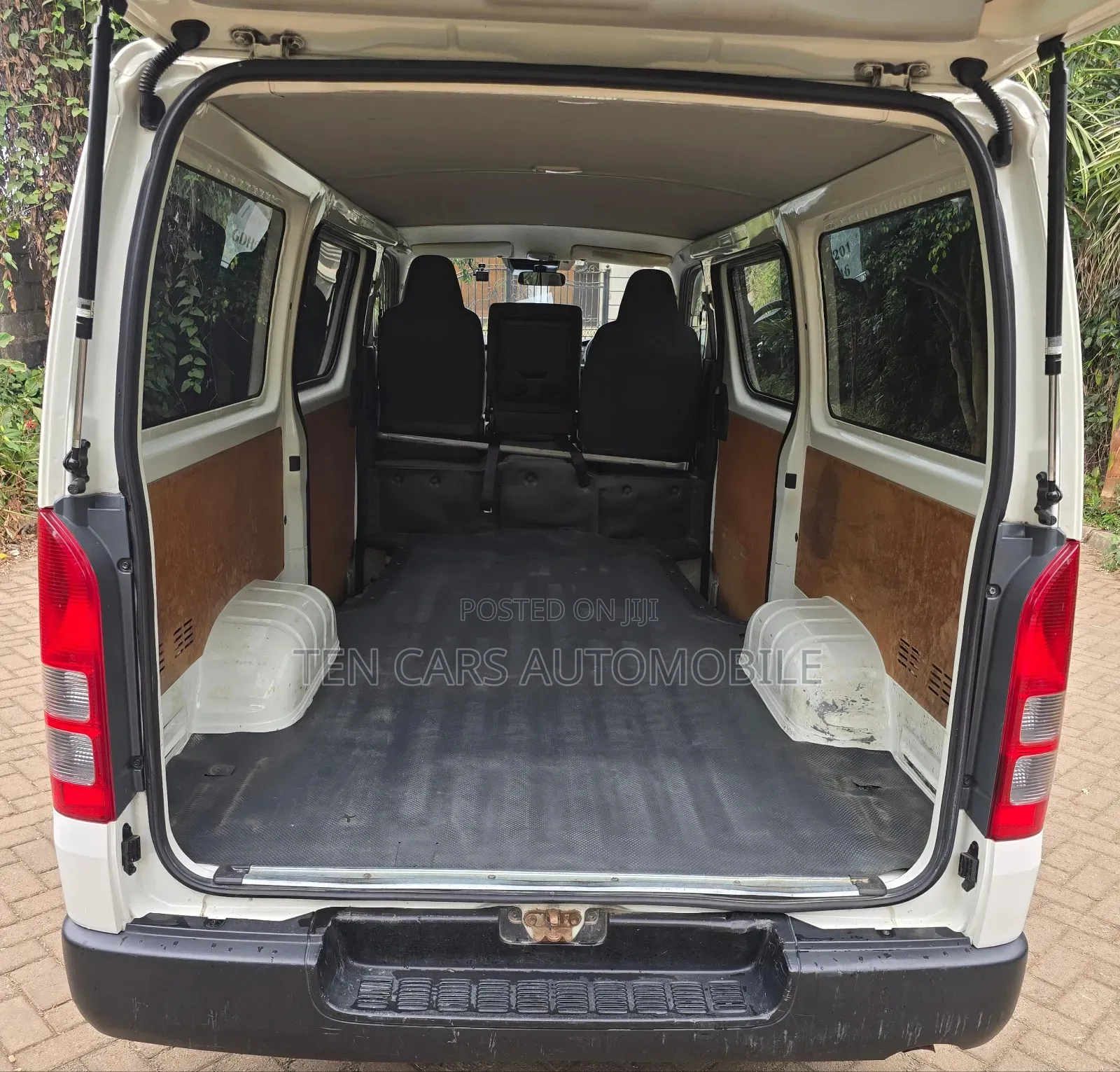 Toyota HiAce 2020 White