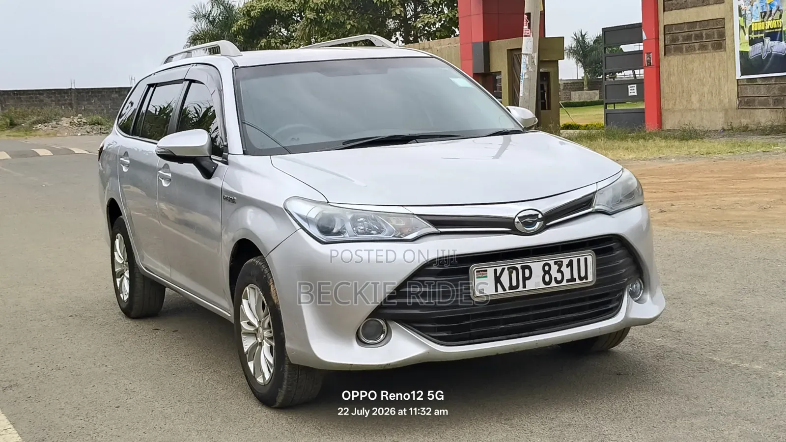 Toyota Corolla Fielder 2017 Silver