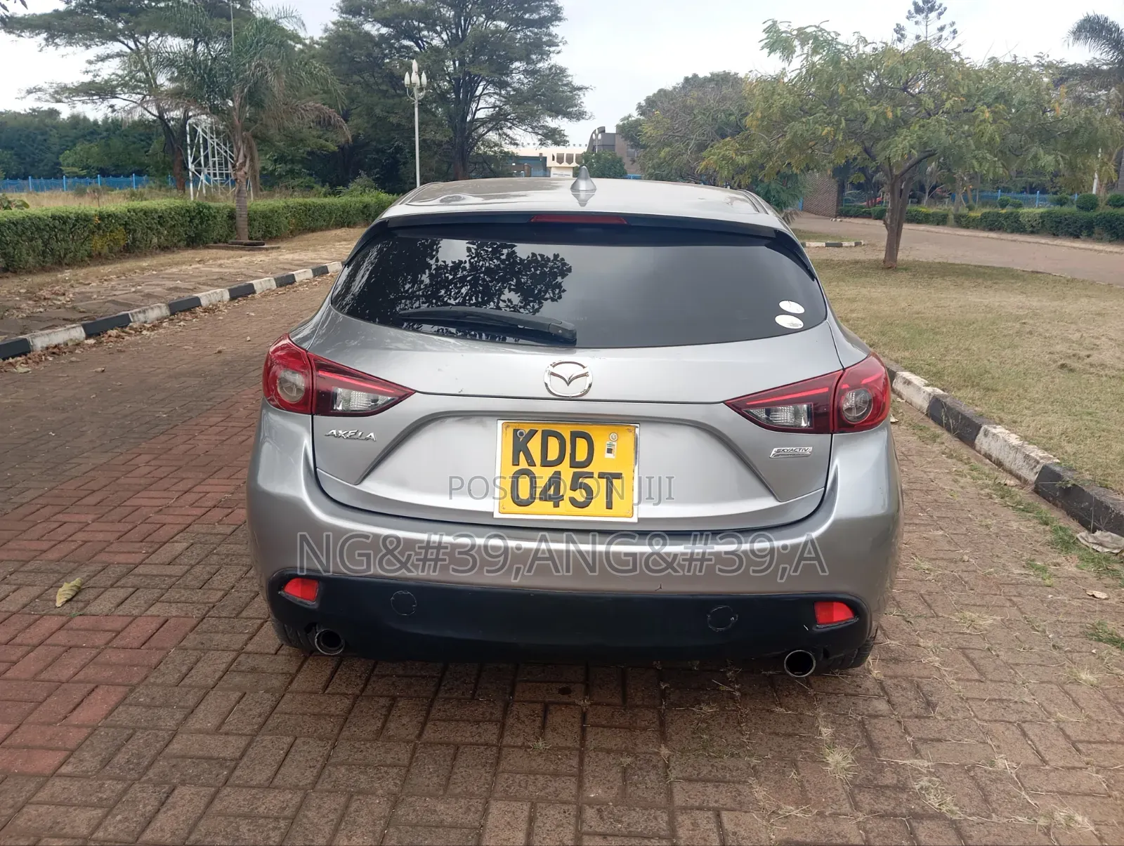 Mazda Axela SV Premium 2014 Beige