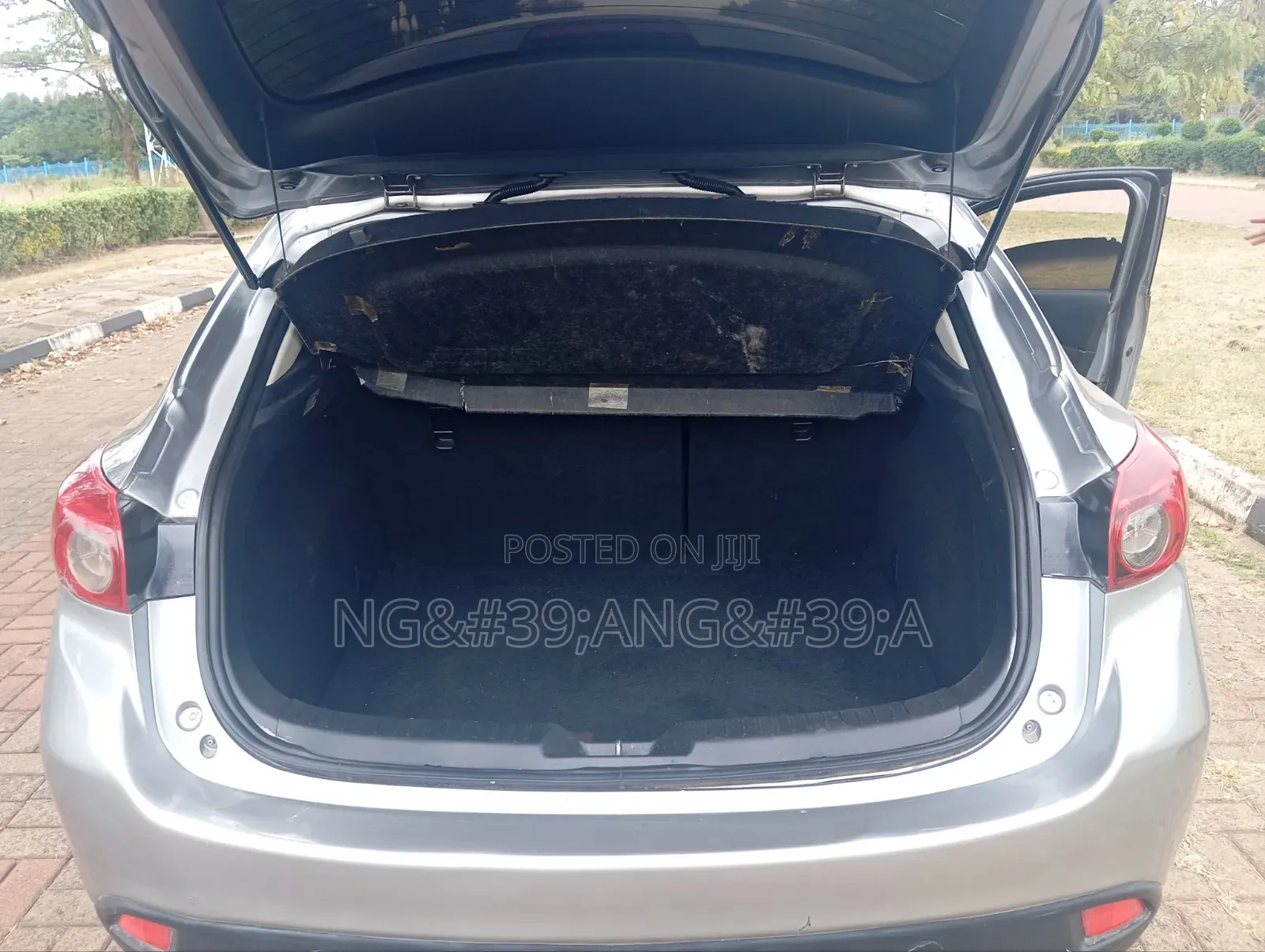 Mazda Axela SV Premium 2014 Beige