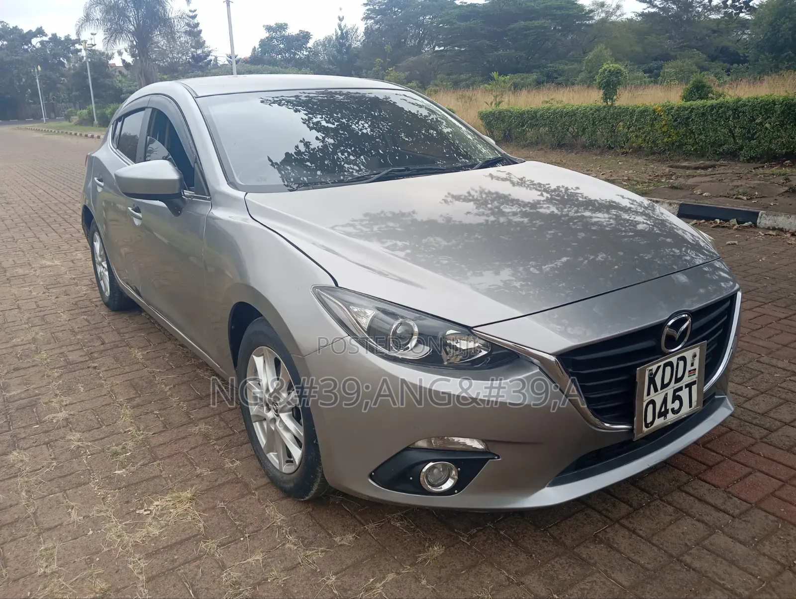 Mazda Axela SV Premium 2014 Beige