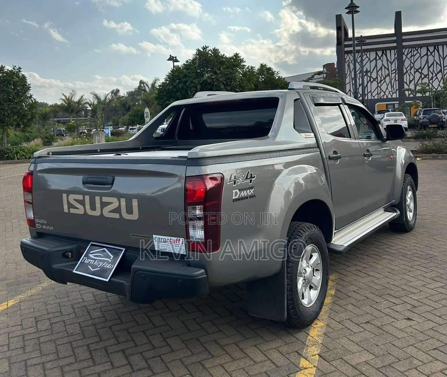 Toyota Hilux 2023 Silver