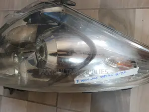 Toyota Wish 2005 Zenon 2005 Headlight