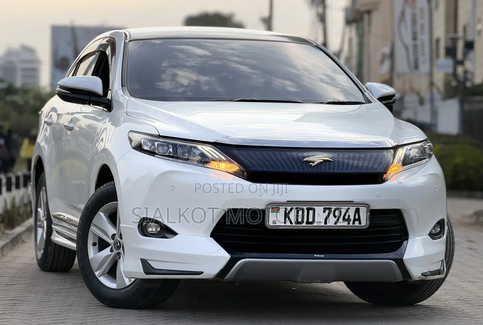 Toyota Harrier 2.0 2015 White