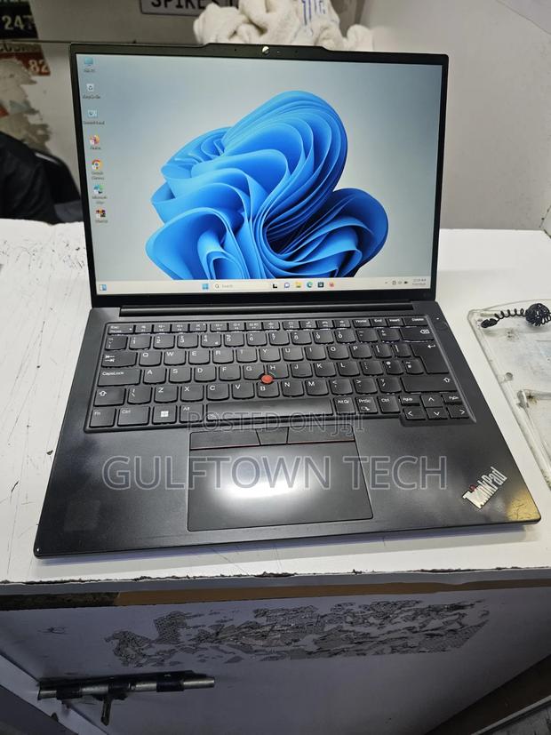 Laptop Lenovo ThinkPad E14 Gen 5 8GB Intel Core i5 SSD 256GB - thumbnail 5