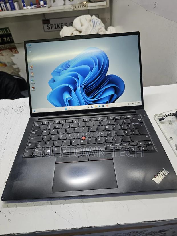 Laptop Lenovo ThinkPad E14 Gen 5 8GB Intel Core i5 SSD 256GB - thumbnail 9