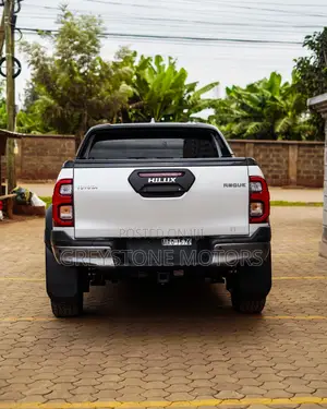 Toyota Hilux Revo Double Cab Deisel 2.8 AWD 2022 White