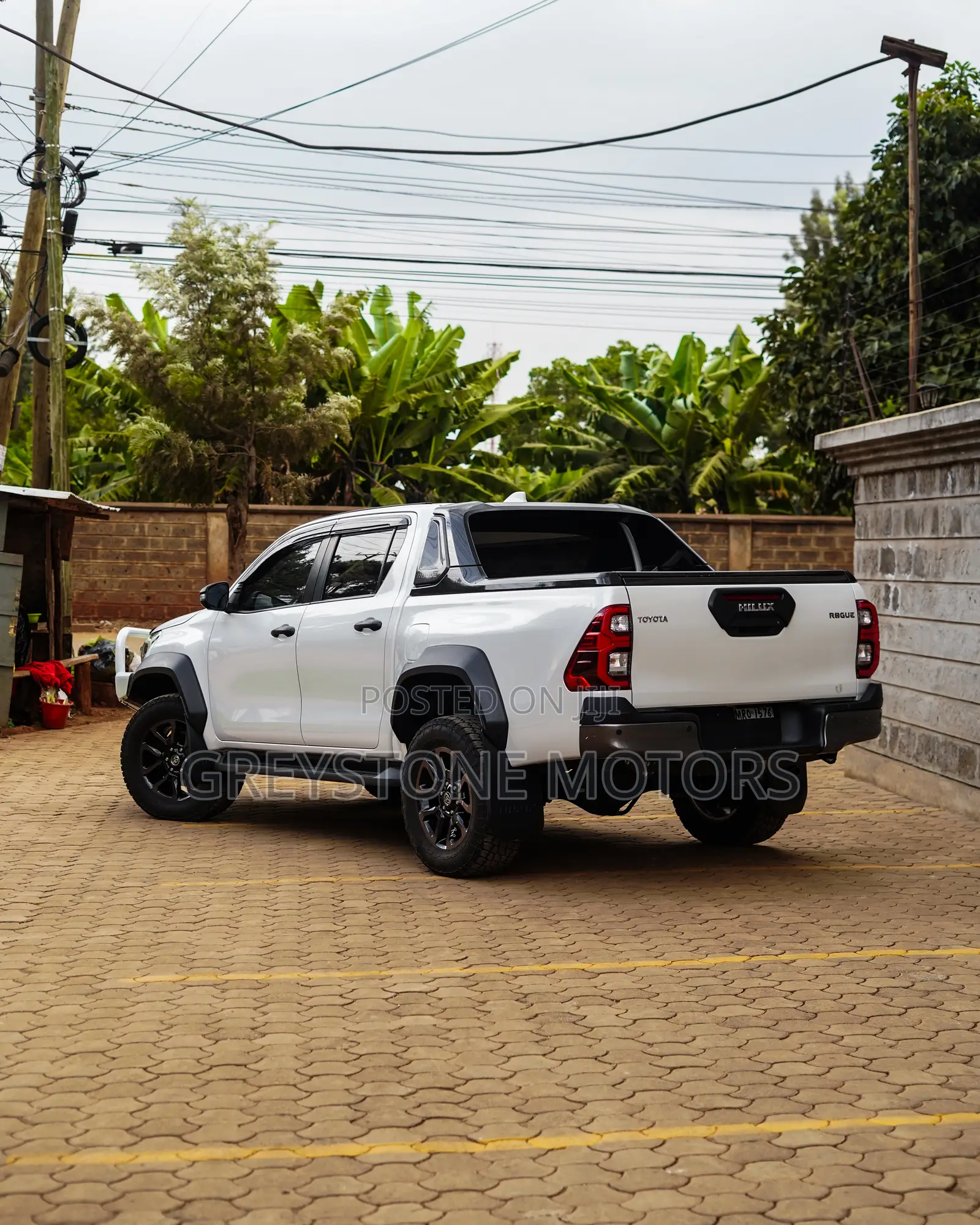 Toyota Hilux Revo Double Cab Deisel 2.8 AWD 2022 White