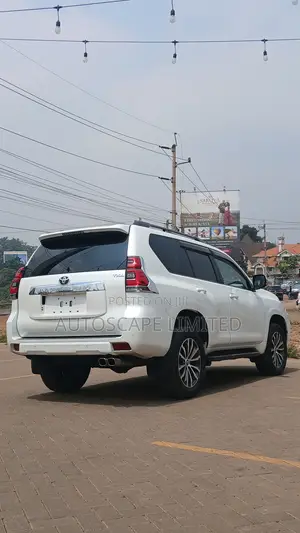 Toyota Land Cruiser Prado 2019 White