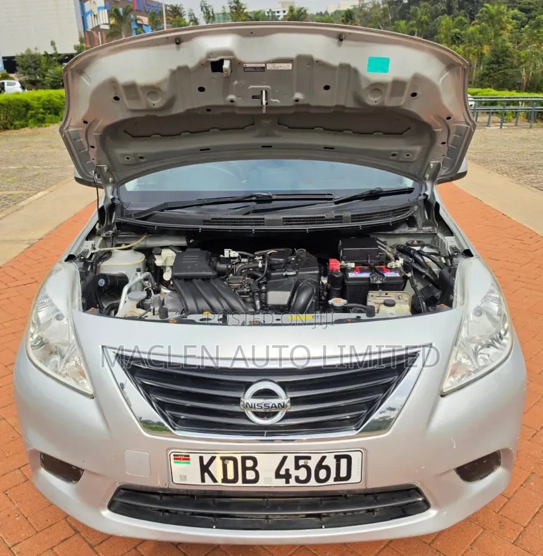 Nissan Latio 2014 Silver