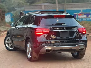 Mercedes-Benz GLA-Class 2019 Black