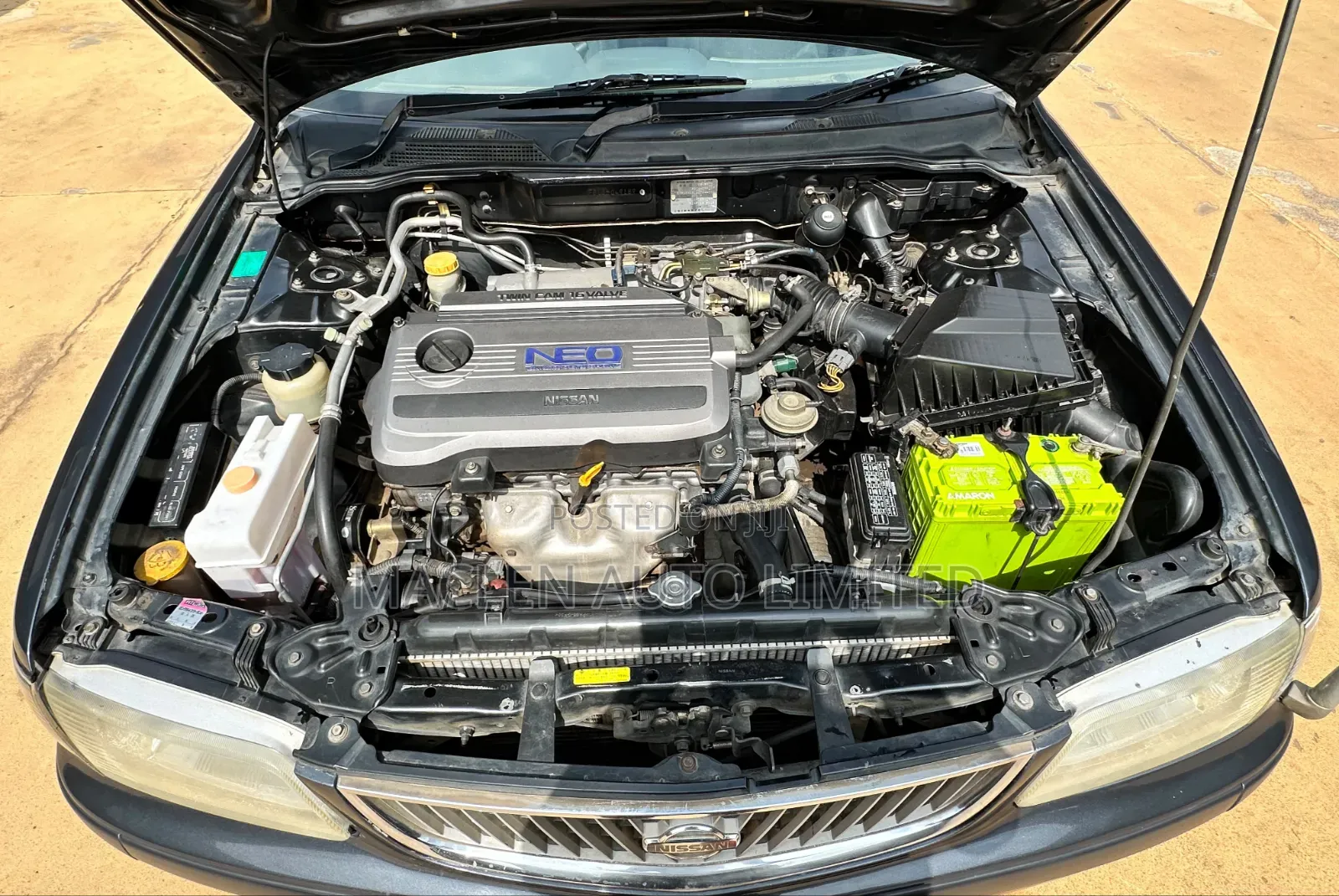 Nissan Sunny 2000 Gray