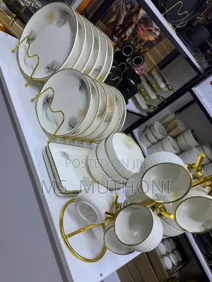 32PC Premium Ceramic Dinner Set W/ Exquisite Tropical Palm Leaf Motif