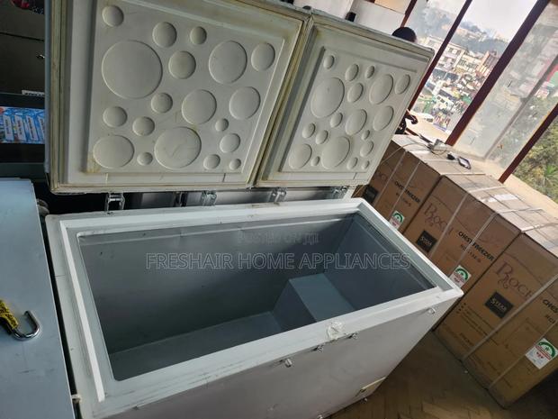 Fast and Deep Freezer 450litres - thumbnail 2